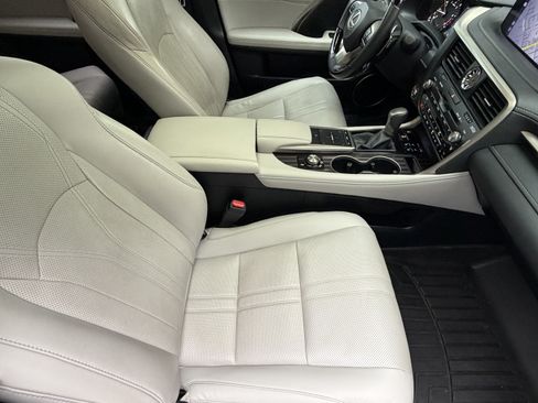 Certified 2022 Lexus RX 350L Luxury w/ Accessory Package (Z1) FWD image 44