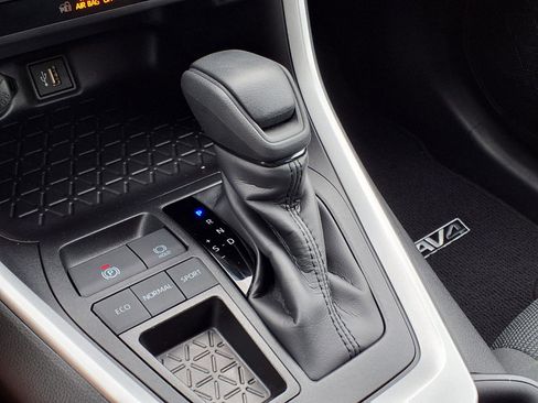 Certified 2025 Toyota RAV4 LE image 19