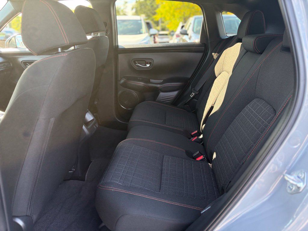 Used 2025 Honda HR-V Sport image 11