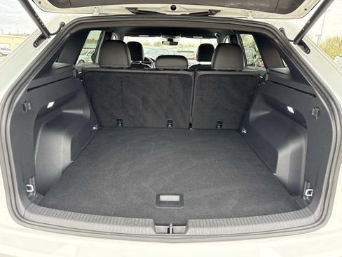 Used 2025 Volkswagen Atlas Cross Sport SE image 5