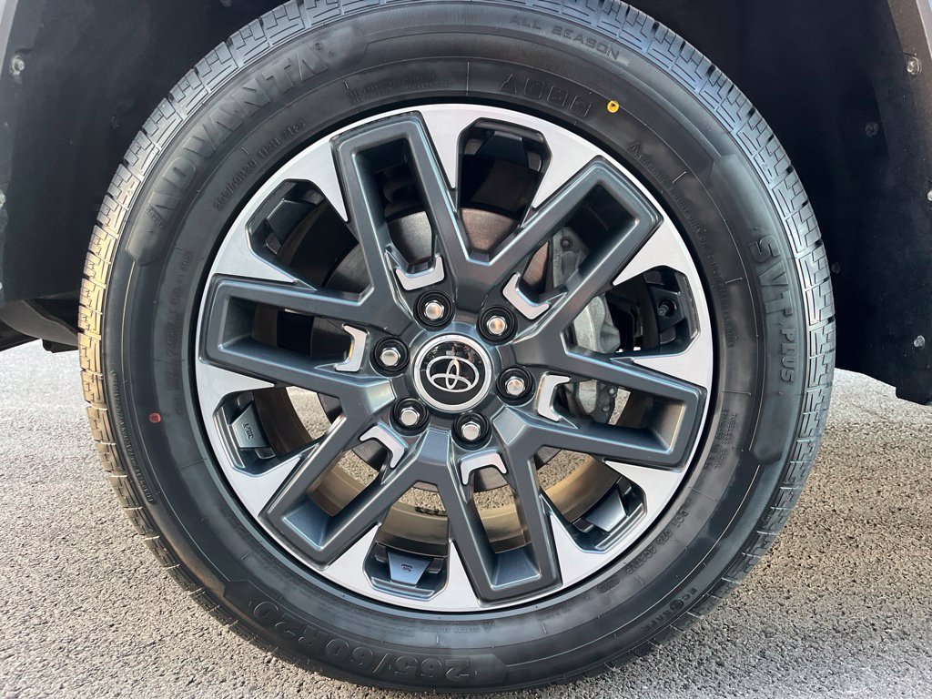 Used 2024 Toyota Tundra Limited w/ Power Package AWD/4WD image 14