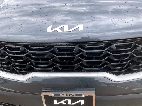 Certified 2024 Kia Sorento LX FWD image 30