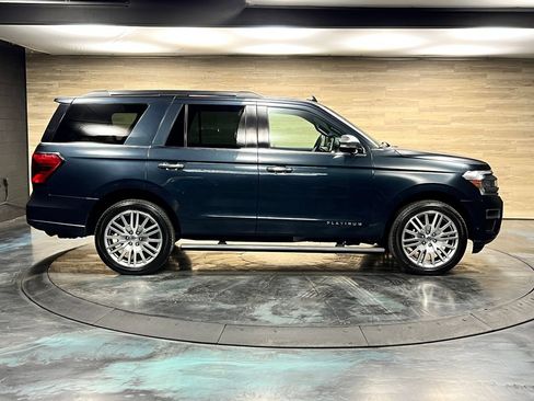 Used 2024 Ford Expedition Platinum AWD/4WD image 28