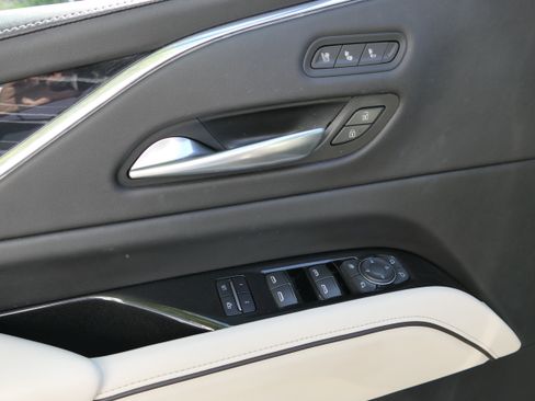 Used 2023 Cadillac Escalade Sport AWD/4WD image 15