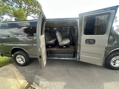 Used 2017 Chevrolet Express 3500 LT w/ LT Preferred Equipment Group RWD image 20