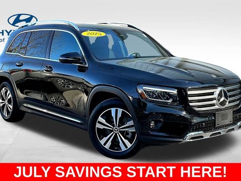 Used 2025 Mercedes-Benz GLB 250 image 3