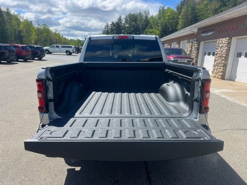 New 2026 RAM 1500 Express AWD/4WD image 20