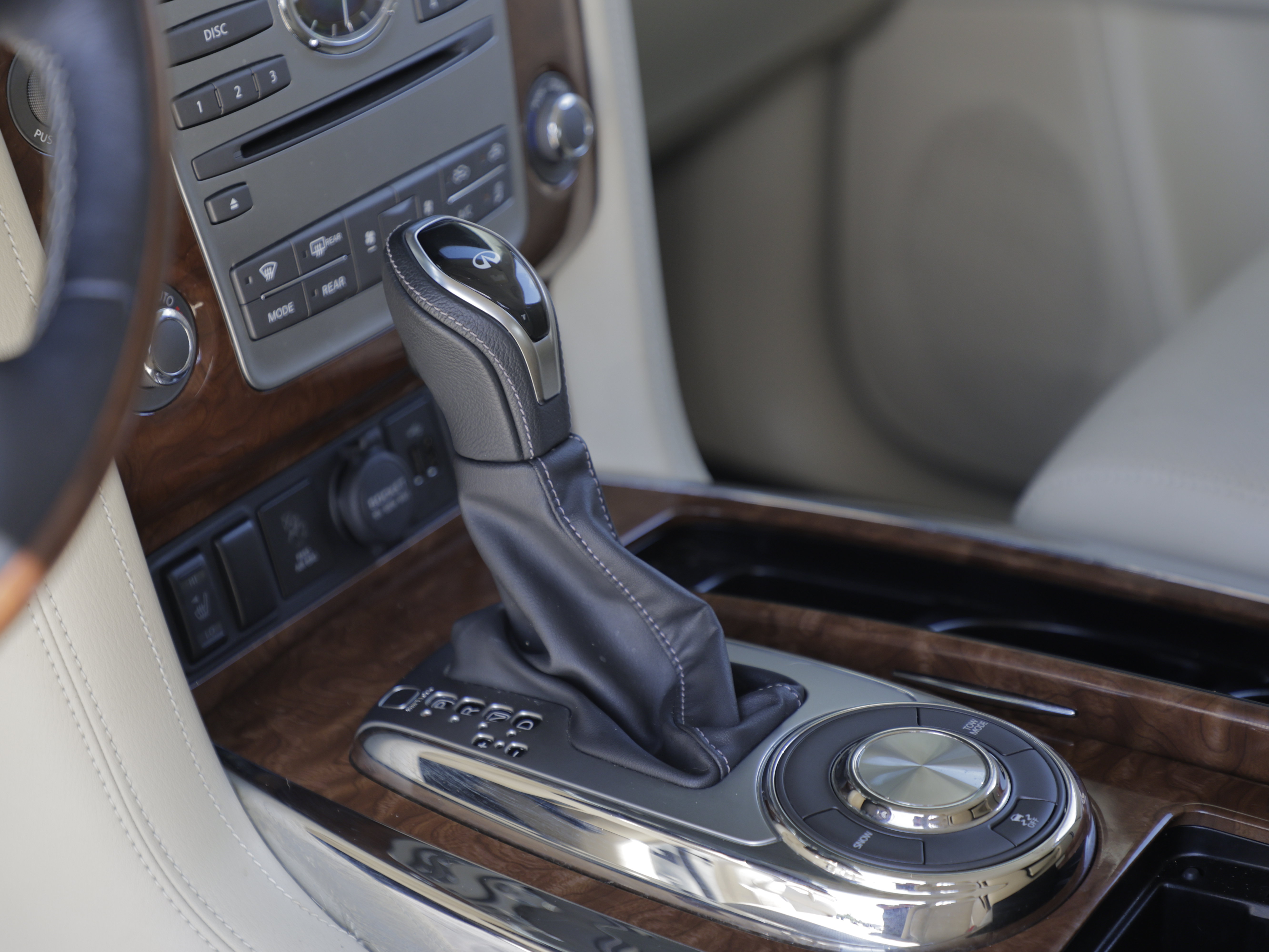 Used 2019 INFINITI QX80 Luxe w/ All-Season Package RWD image 29