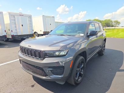 Used 2025 Jeep Grand Cherokee Altitude