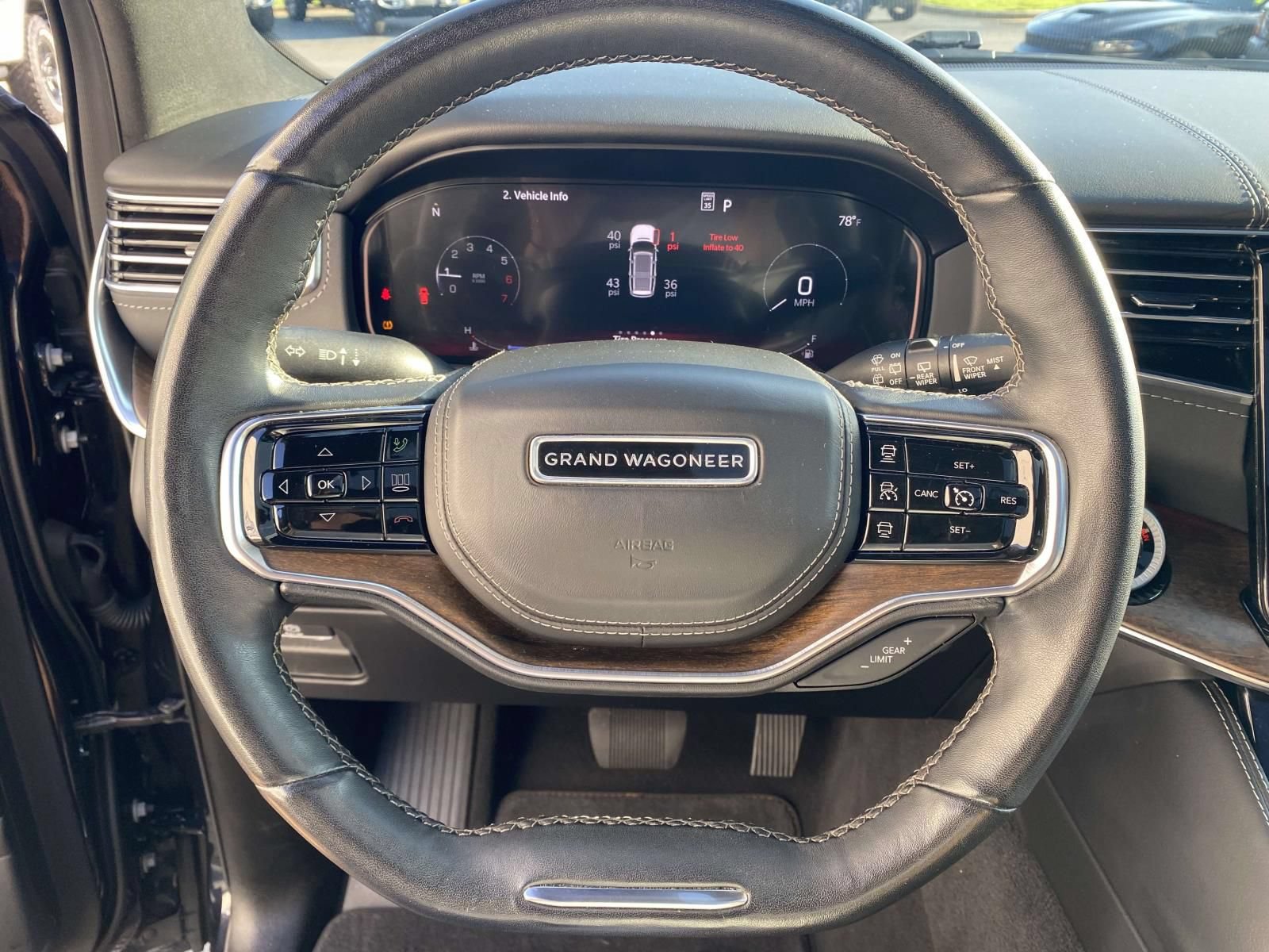 Used 2023 Jeep Grand Wagoneer L Series II AWD/4WD image 20