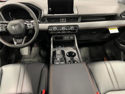 New 2025 Honda Pilot TrailSport image 16