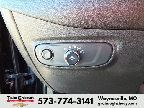 Used 2024 Chevrolet Equinox LT FWD image 20