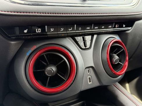 Used 2023 Chevrolet Blazer RS FWD image 29