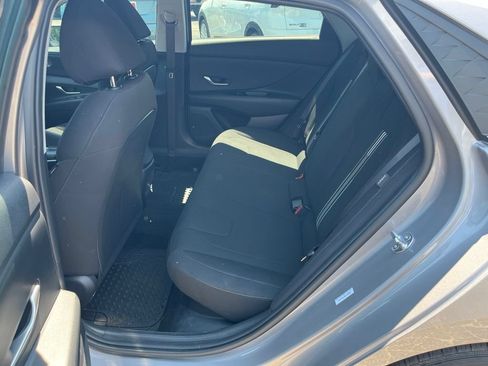 Used 2025 Hyundai Elantra Hybrid FWD image 45