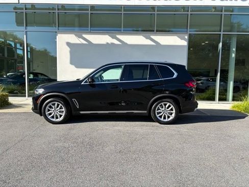 Used 2023 BMW X5 xDrive40i w/ Premium Package AWD/4WD image 2