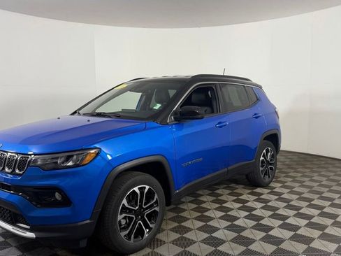 Used 2024 Jeep Compass Limited AWD/4WD image 3