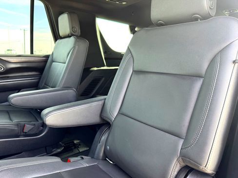 Used 2022 Chevrolet Tahoe Z71 w/ Luxury Package image 19