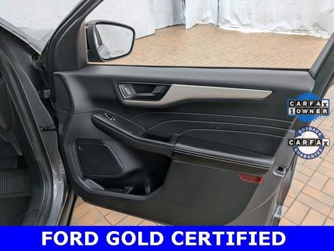 Certified 2022 Ford Escape SE w/ SE Sport Appearance Package image 22