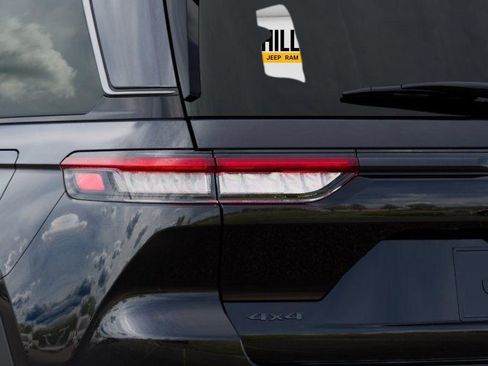 New 2026 Jeep Grand Cherokee Laredo image 9