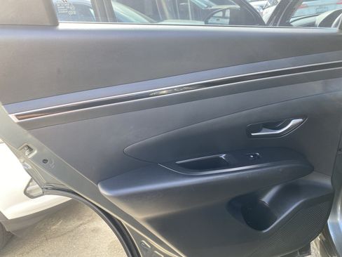 Used 2022 Hyundai Tucson SE AWD/4WD image 16