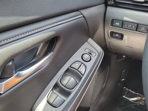 Used 2023 Nissan Sentra SV FWD image 17