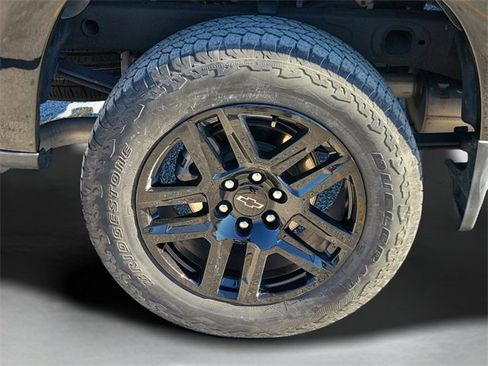 Used 2024 Chevrolet Silverado 1500 Custom image 5