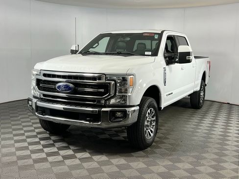 Used 2022 Ford F250 Lariat w/ FX4 Off-Road Package AWD/4WD image 3