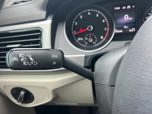 Used 2018 Volkswagen Atlas SEL FWD image 21