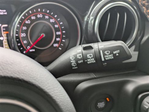 Used 2021 Jeep Wrangler Unlimited Rubicon image 31