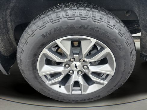 Used 2022 Chevrolet Silverado 1500 RST AWD/4WD image 32