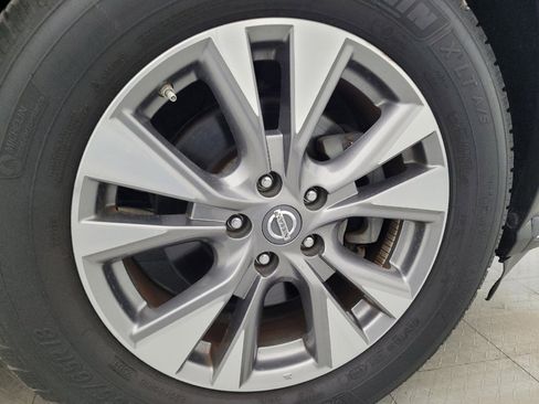 Used 2018 Nissan Murano SV FWD image 31