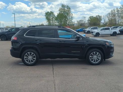 Used 2022 Jeep Cherokee Latitude Lux w/ Sun & Sound Group AWD/4WD image 2