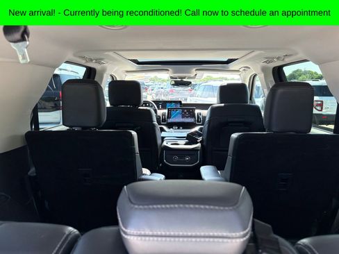 Used 2025 Ford Expedition Platinum AWD/4WD image 5