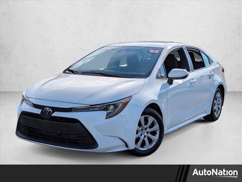 Used 2025 Toyota Corolla LE image 1