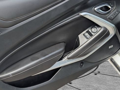 Used 2019 Chevrolet Camaro SS RWD image 15