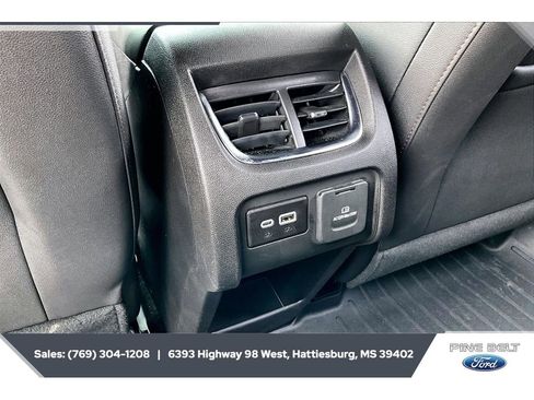 Used 2025 Chevrolet Blazer Premier w/ Enhanced Convenience Package AWD/4WD image 25