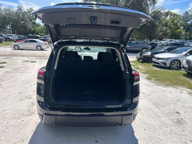 Used 2024 Nissan Rogue S AWD/4WD image 7