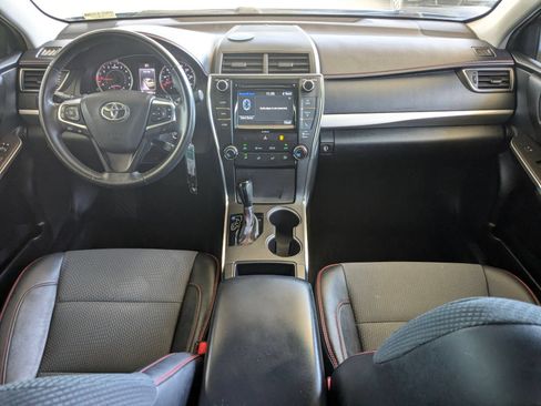 Used 2017 Toyota Camry SE w/ Moonroof Package FWD image 22