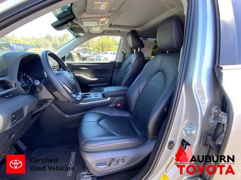 Certified 2024 Toyota Highlander XLE AWD/4WD image 36
