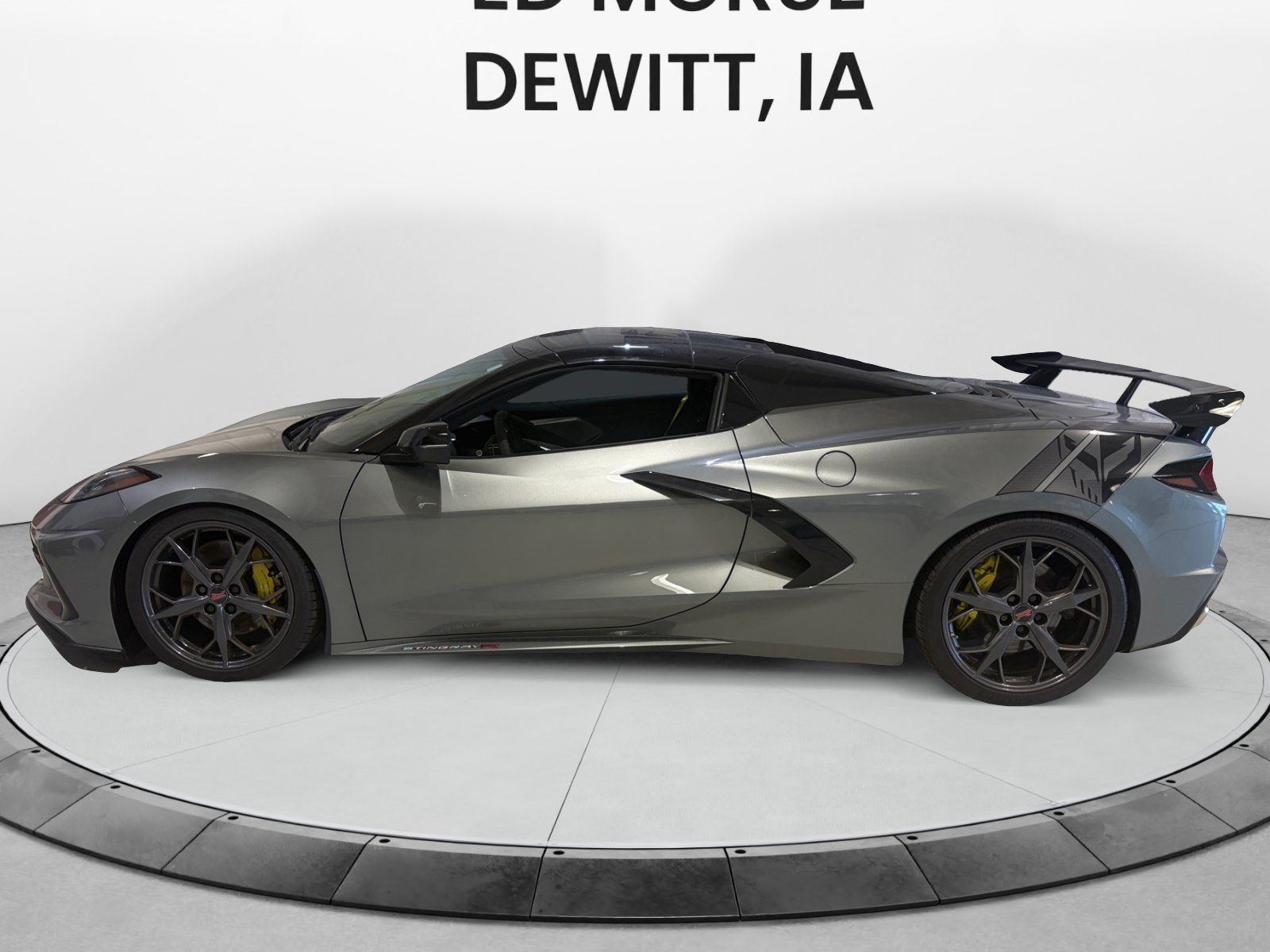Used 2023 Chevrolet Corvette Stingray Premium Conv w/ Z51 Performance Package RWD image 2