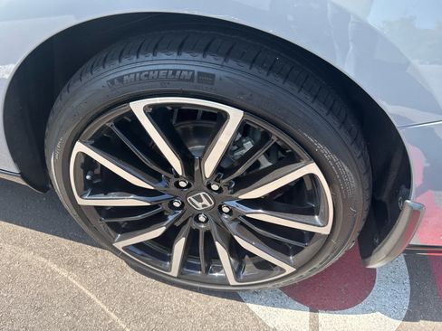 Used 2024 Honda Accord Touring image 4