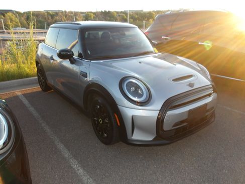 Used 2024 MINI Cooper SE FWD image 2