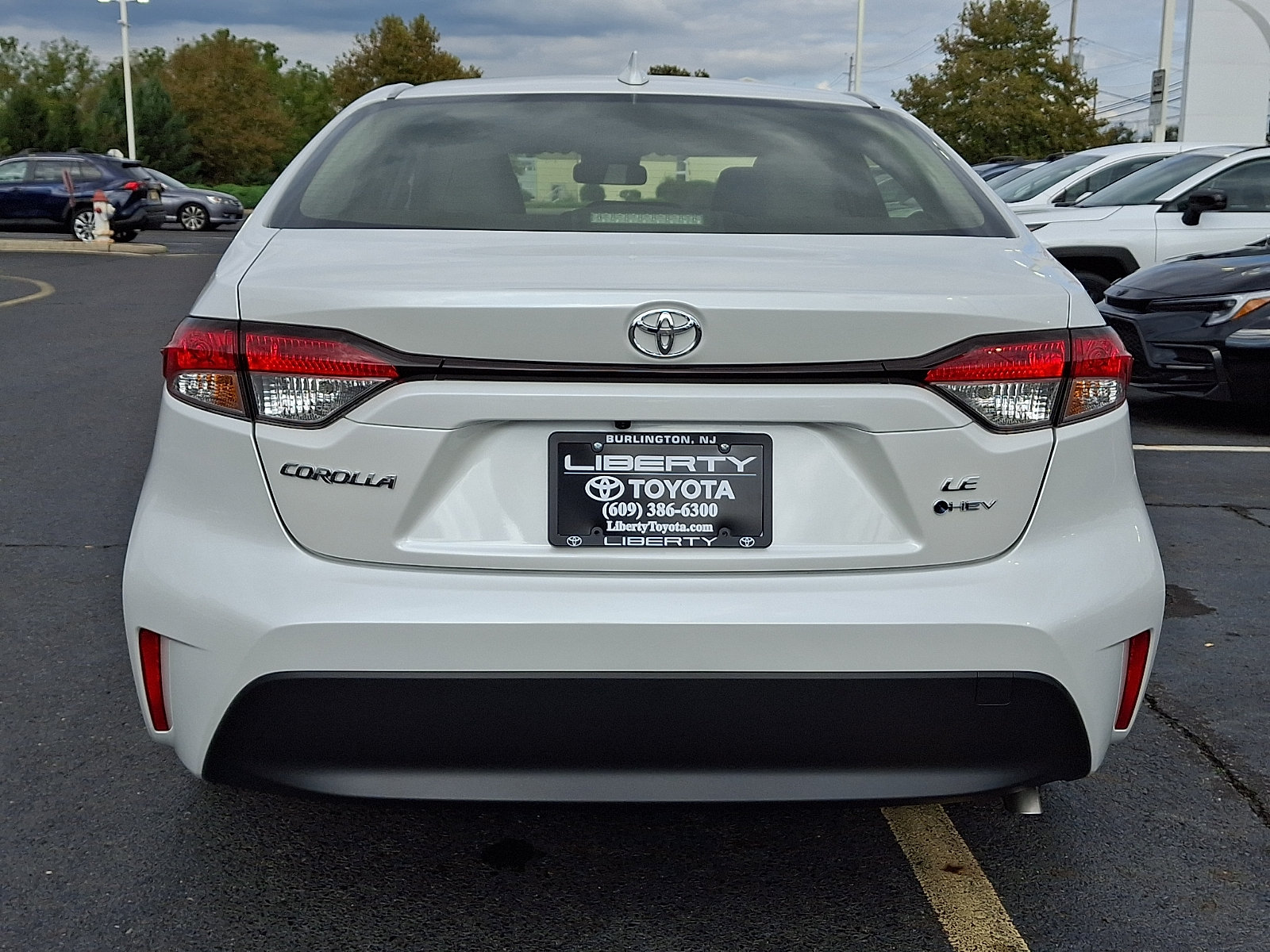 Used 2026 Toyota Corolla LE FWD image 5