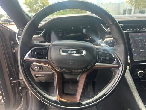 Used 2023 Jeep Grand Cherokee L Summit w/ Advanced Protech Group IV AWD/4WD image 13