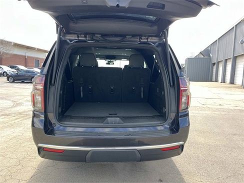 Used 2024 Chevrolet Suburban LT image 12