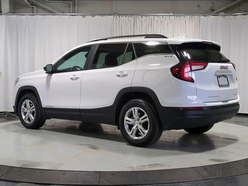 Used 2022 GMC Terrain SLE w/ Driver Convenience Package image 8