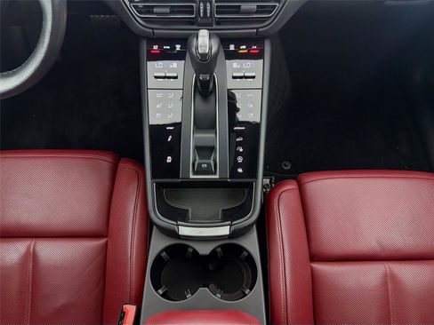 Certified 2023 Porsche Macan S AWD/4WD image 19