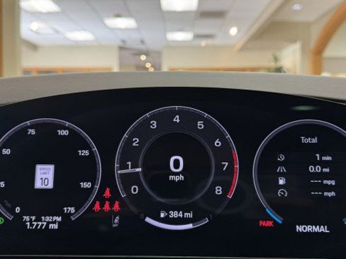 Used 2026 Porsche Cayenne image 9