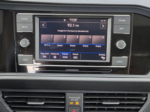 Used 2024 Volkswagen Jetta SE FWD image 8