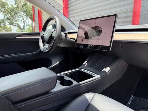 Used 2023 Tesla Model Y Long Range AWD/4WD image 20
